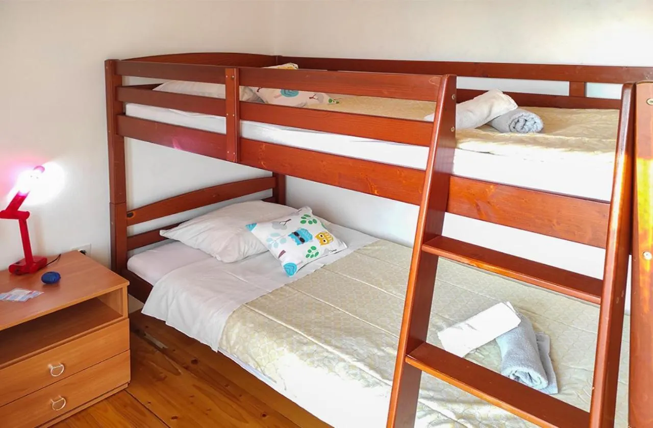 Apartment Meri, Spacious Apartment In A Quiet Location Near The Beach Medulin Croatia