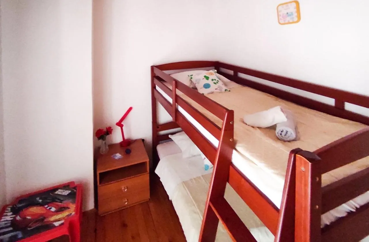 Apartment Meri, Spacious Apartment In A Quiet Location Near The Beach Medulin