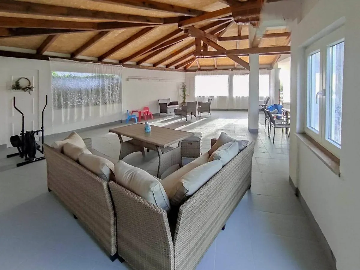 Apartment Meri, Spacious Apartment In A Quiet Location Near The Beach Medulin 0*,  Croatia